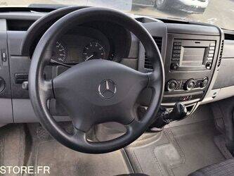 2017-mercedes-benz-sprinter-1445423-46768517