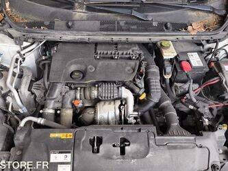 2015-peugeot-308-1445424-46768579