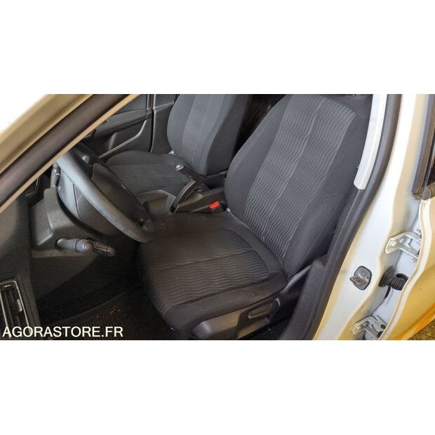 2015 Peugeot 308-46768594