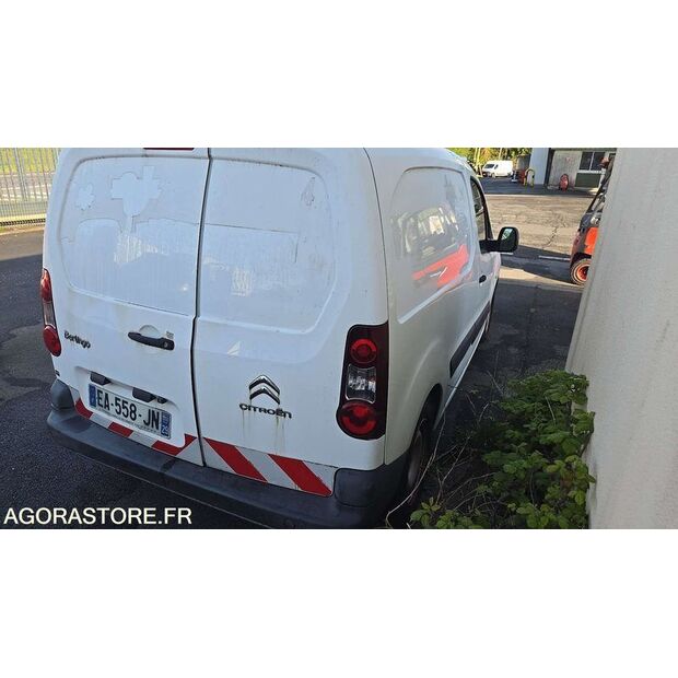 2016 Citroen BERLINGO-46768739