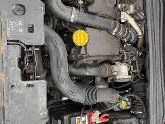 2014-renault-clio-1445433-46768784