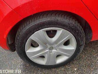 2014-renault-clio-1445433-46768786