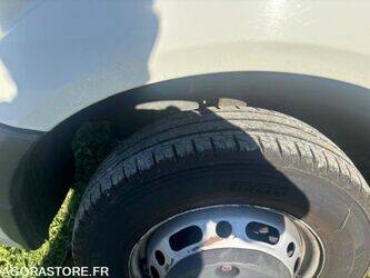 2011-volkswagen-crafter-1445444-46768927