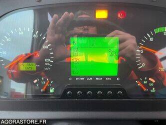 2011-mercedes-benz-intouro-1445451-46768999