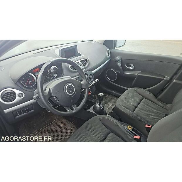 2010 Renault Clio-46769049