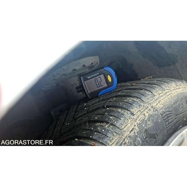 2010 Renault Clio-46769050