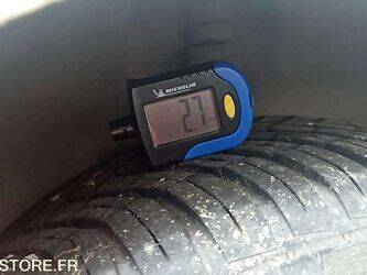 2010-renault-clio-1445456-46769052