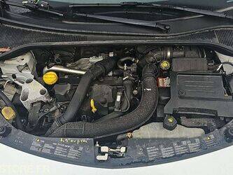 2010-renault-clio-1445456-46769062