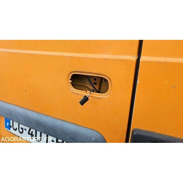 2001 Renault Master-46769073