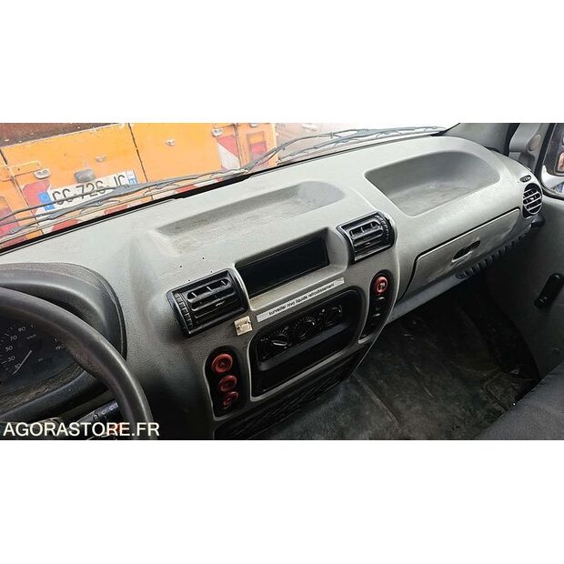 2003 Renault Master-46769203