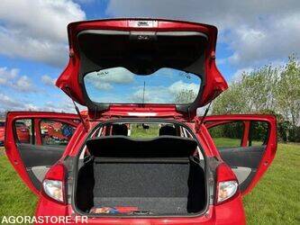 2012-renault-clio-1444933-46769407