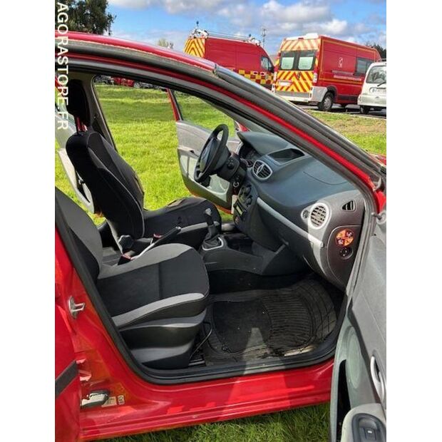 2012 Renault Clio-46769409