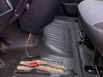 2013-renault-master-1444937-46769428