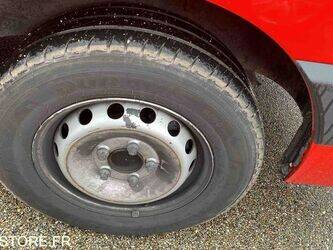 2013-renault-master-1444937-46769432