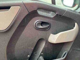 2013-renault-master-1444937-46769440