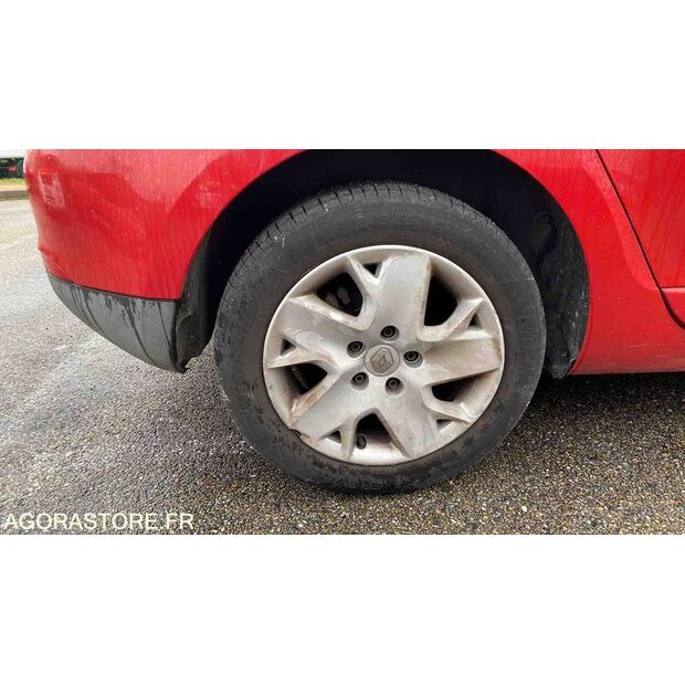 2013 Renault Megane-46769532