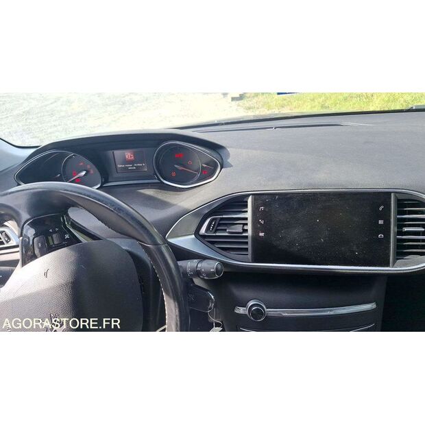 2020 Peugeot 308-46769557