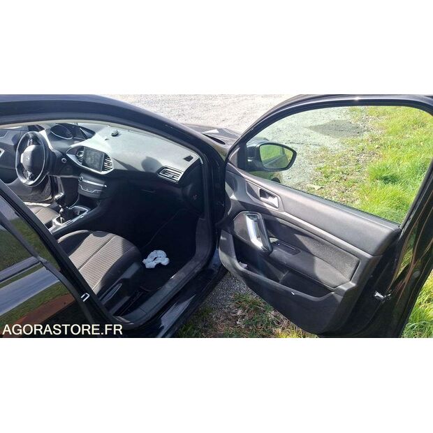 2020 Peugeot 308-46769558