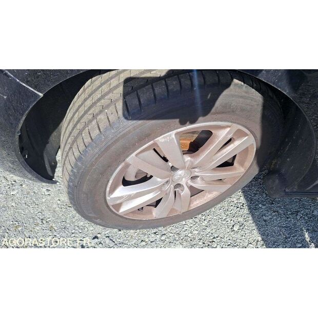 2020 Peugeot 308-46769572