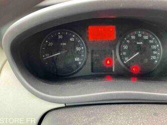 2012-renault-trafic-1444977-46769649