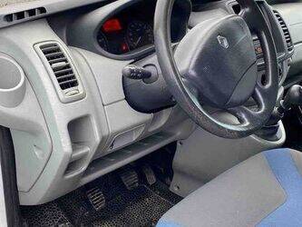 2012-renault-trafic-1444977-46769656