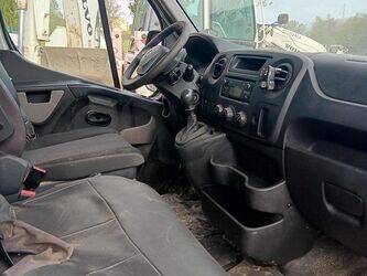 2018-renault-master-1444978-46769675