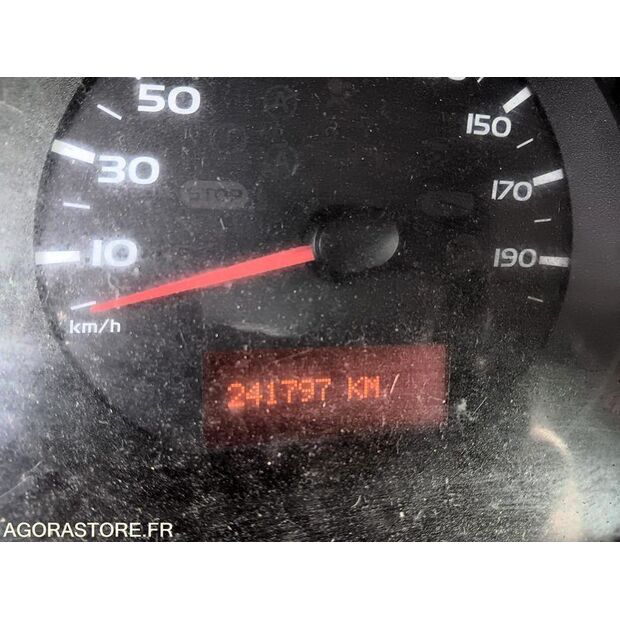 2018 رينو Master-46769677