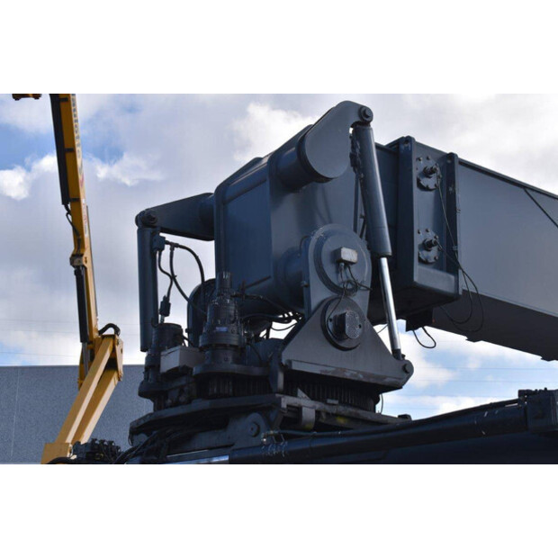 2005 فانتوزي SRP452-46770323