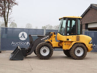 Image for WHEEL LOADERS 2001 Volvo L32B-Z