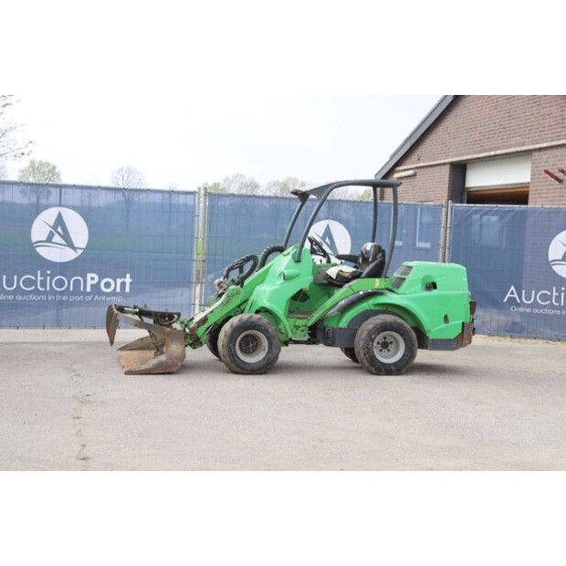 2015 Avant M745-46770767