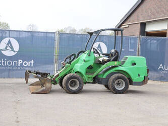 صورة ل شيولات 2015 افانت M745