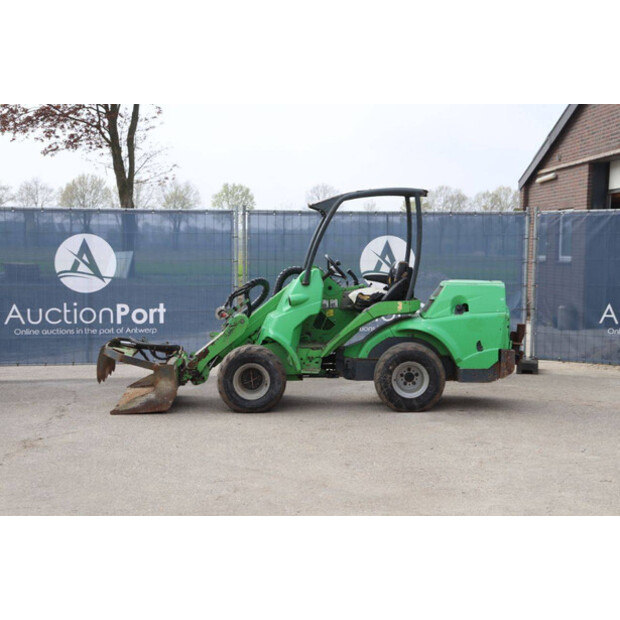 2015 Avant M745-46770768