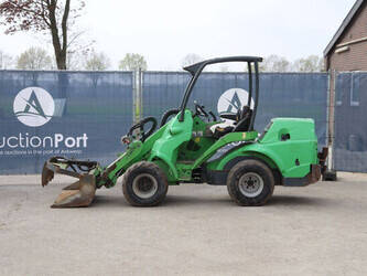 2015-avant-m745-46770768