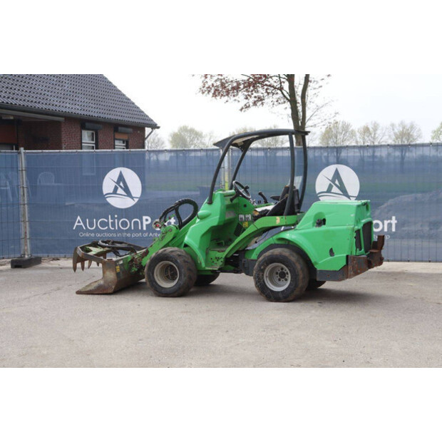 2015 Avant M745-46770769