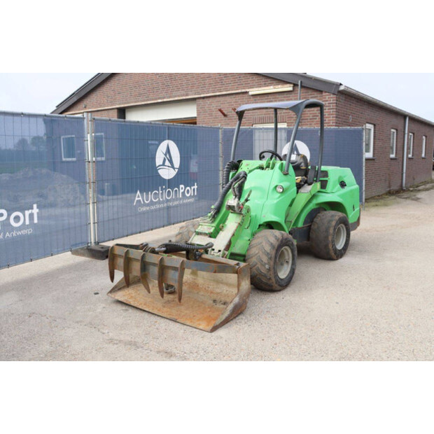 2015 Avant M745-46770775