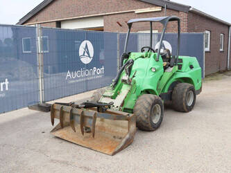 2015-avant-m745-46770775