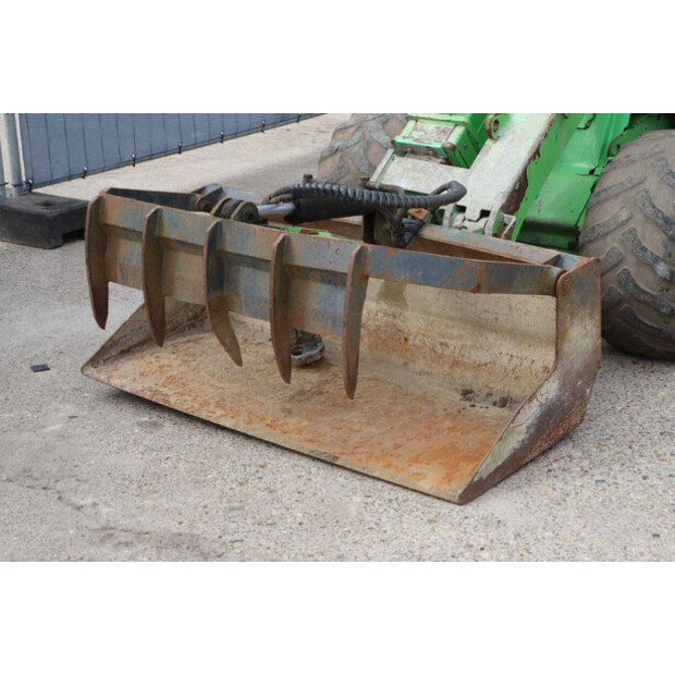 2015 Avant M745-46770776