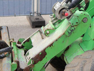 2015-avant-m745-46770777