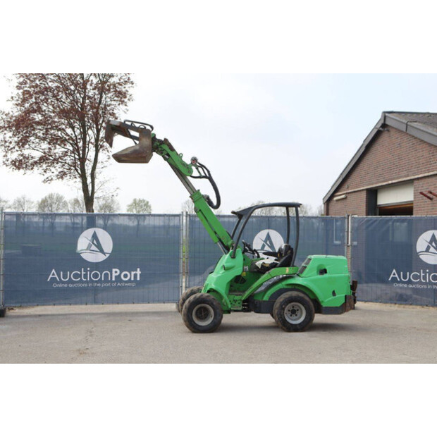 2015 Avant M745-46770792