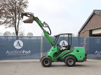 2015-avant-m745-46770792