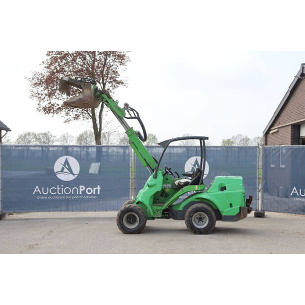 2015 Avant M745-46770793