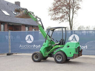 2015-avant-m745-46770794