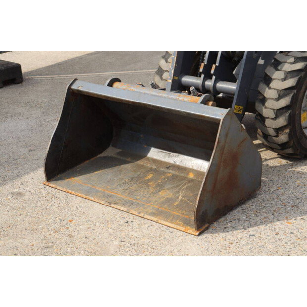 2020 Eurotrac 800/W10-46770846