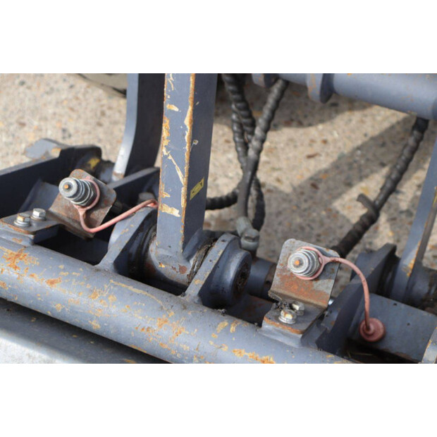 2020 Eurotrac 800/W10-46770848