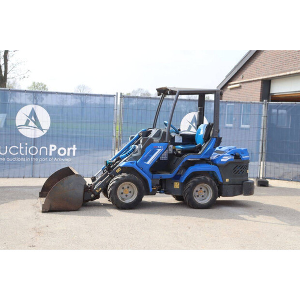 2014 MultiOne M17.3+-46770874