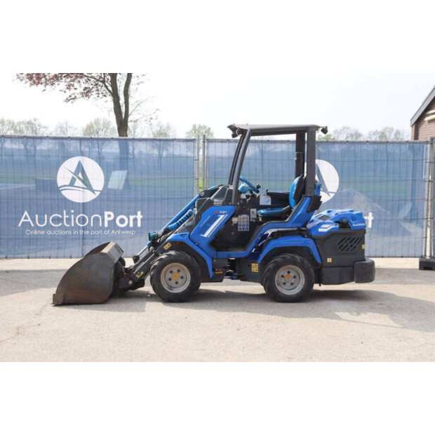 2014 MultiOne M17.3+-46770875