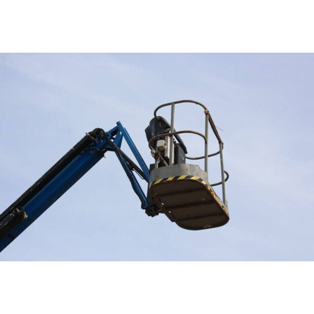 2011 NIFTY HR15 NDE-46771243