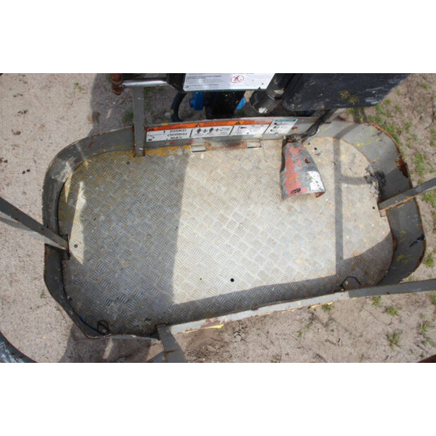 2011 NIFTY HR15 NDE-46771246