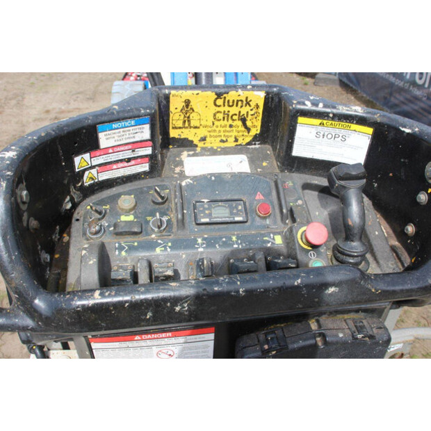 2011 NIFTY HR15 NDE-46771247