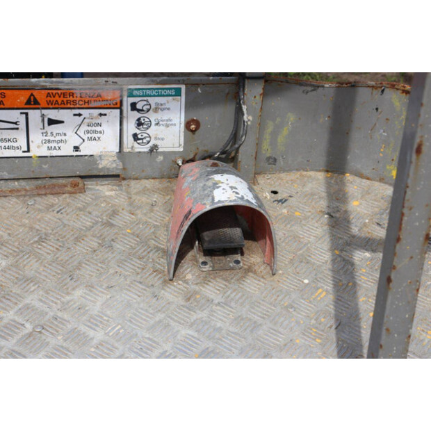 2011 NIFTY HR15 NDE-46771248